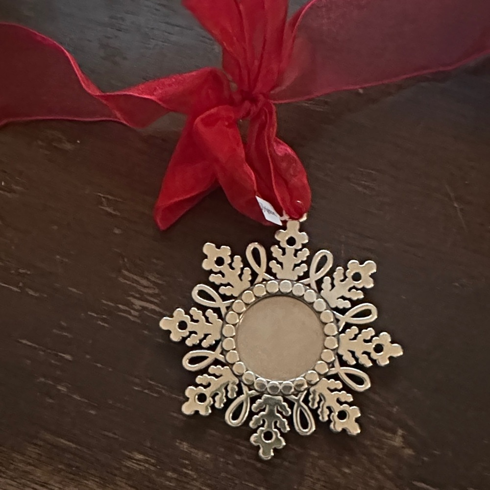Elegant Brighton Silver Snowflake Ornament